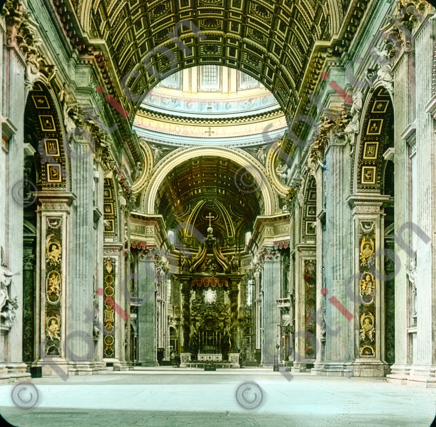 Innenraum von St. Peter | Interior of St. Peter - Foto foticon-simon-033-002.jpg | foticon.de - Bilddatenbank für Motive aus Geschichte und Kultur
